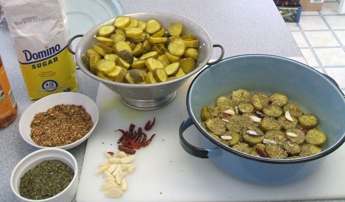 Christmas Pickles 002.JPG